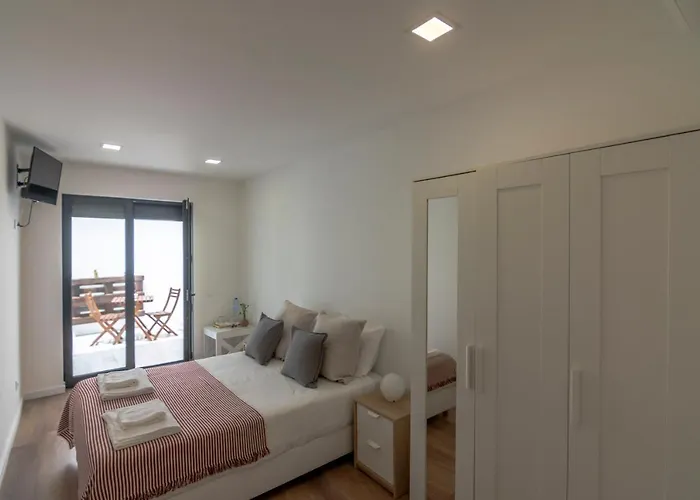 招待所 & Sea 埃斯平霍